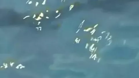 Bareback-Sex im Pool der schwulen Sauna