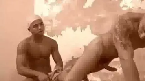 Rola árabe circuncidada pra engolir