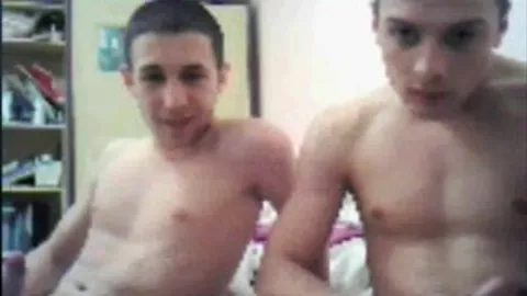 Deux potes délirent sur la webcam
