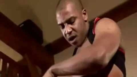 Duas strippers estão a comer pila