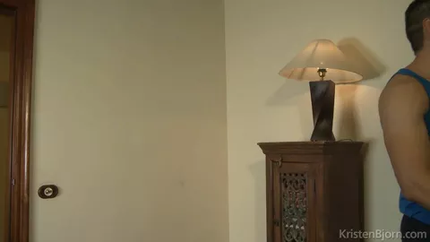 Primera escena porno gay para este hombre heterosexual