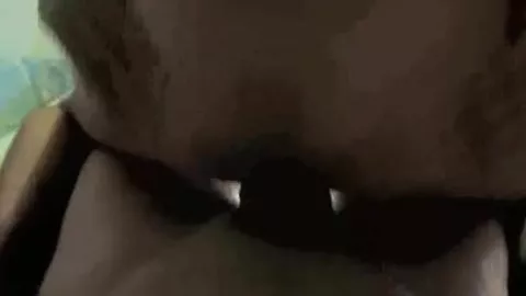 Giovane passivo smontato e filmato con uno smartphone