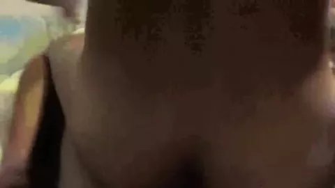 Jeune passif démonté et filmé avec un smartphone