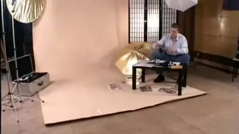 Il se fait goder puis marteler le cul en bareback