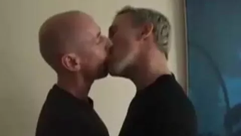 Sodomia davanti alla webcam