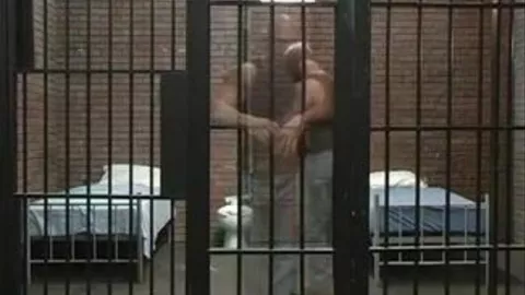 Detonado por uma tonelada de músculo