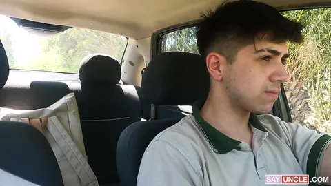 O motorista come o passageiro por cheirar a cueca dele