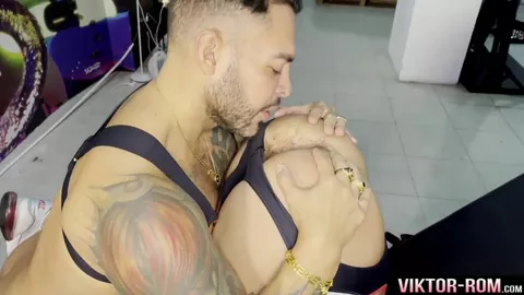 Riempimi tutto Viktor