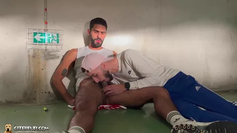 Rebeu pompé par un lascars marocain