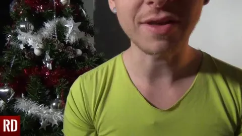 Guillermo wird von Thiago wie ein Truthahn gestopft