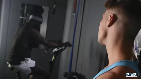 Malik Delgaty & Nate Rose – Gym Powerfuck