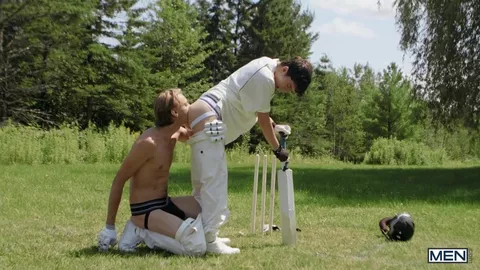 Cricket e scopata — Leo Louis & Sam Ledger