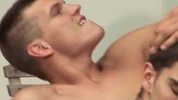 Garçon passif se prend deux grosses bites - Maxim Moira, Danton Gary, Benjamin Dunn
