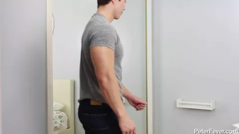 Culturista asiático precioso