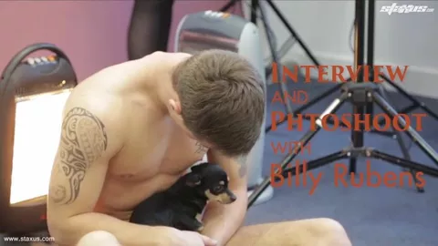 Il dio del sesso Billy Rubens parla di porno — poi si sega il suo cazzo stupendo in camera