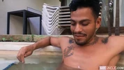 Du fun dans le jacuzzi – Angel Rodriguez & Eman Black
