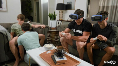 Heimlicher Fick beim Spieleabend – Jake Preston & Caleb Manning