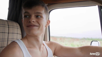 Minet sodomisé dans un camping car – Jake Preston, Maverick Sun