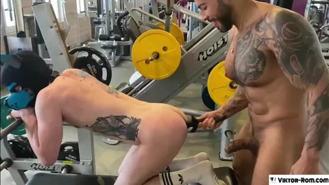 Viktor adiestra un puppy