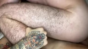 Brasileño tatuado se folla a un chico alto y musculoso