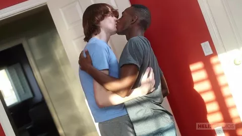Culo a bolle da sfondate — Kai Taylor & Spikey Dee
