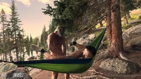 Matt Dubbe scopa Grag Stone al campo in montagna