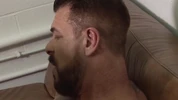 Rocco Steele & Aaron Aurora – Beau papa musclé baise un minet sexy dans son petit cul avec une énorme bite