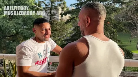 Una tarde caliente con un nuevo colega sexy