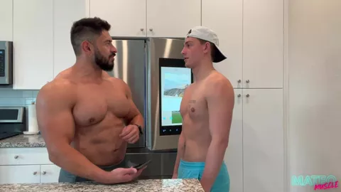 Muskulöser Daddy und Twink