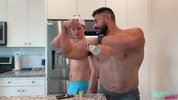 Daddy musculoso y jovencito
