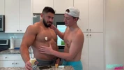 Daddy musculoso y jovencito