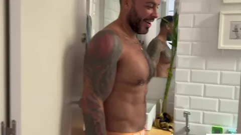 Mâle français à baiser