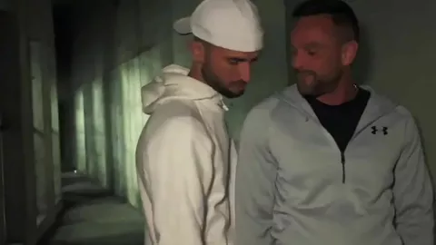 Tony Xoff quer grosso na boca