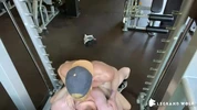 Legrand Wolf baise un jeune mec musclé à la gym