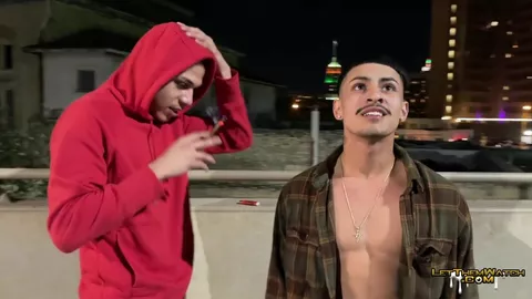 2 pollas grandes, un culito apretado