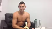 Le beau mec hétéro Ethan Sweat baise un Fleshjack