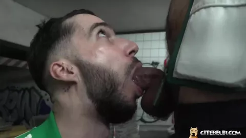 Gavé au sperme par son pote rebeu