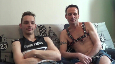 papa français baisé brutalement par une bite XXL de minet de 20 ans