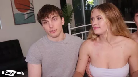 Asher Rose labouré par une grosse bite et Lindsay Lee avale le sperme des deux mecs