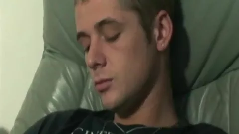 Damien Esco – Perché uscire quando puoi segarti?