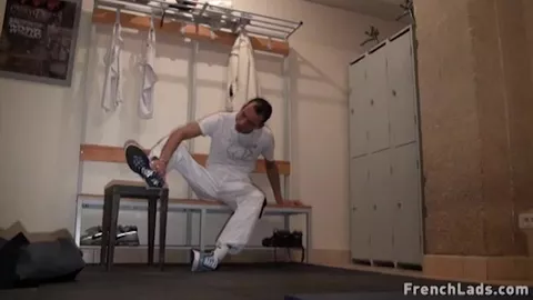 Umkleide im Gym – Atlant Adam & Tony Rekins