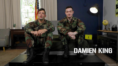 Julian Brady & Damien King – Damien domina il buco di Julian