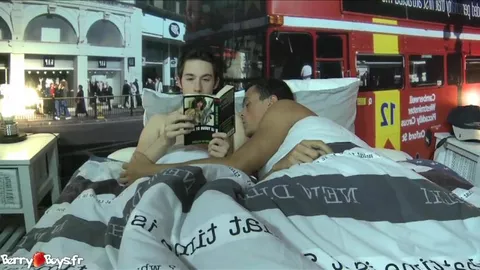 Larga o livro e engole meu pauzão