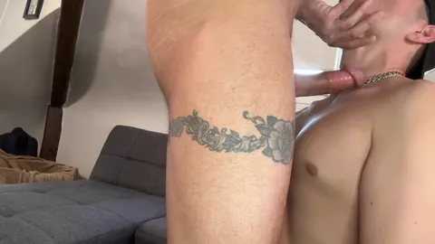 Thiago Monte sube y baja por el culo de Paris Latino