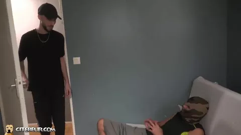 Árabe submisso ao seu thug