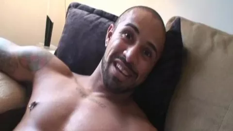 Caio – Heißer brasilianischer Kerl wichst