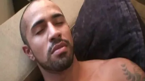 Caio – Heißer brasilianischer Kerl wichst