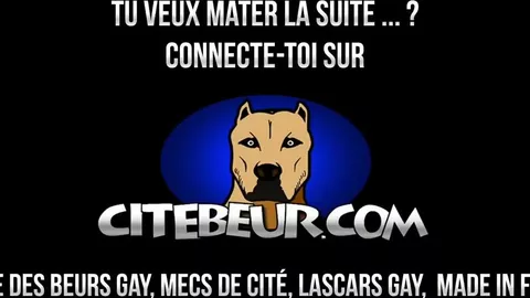 Sottomesso a due barbuti super dotati