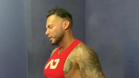 Twink fecundado na backroom