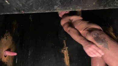 Rico Marlon en los gloryholes